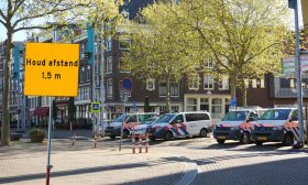 politiemensen werken over